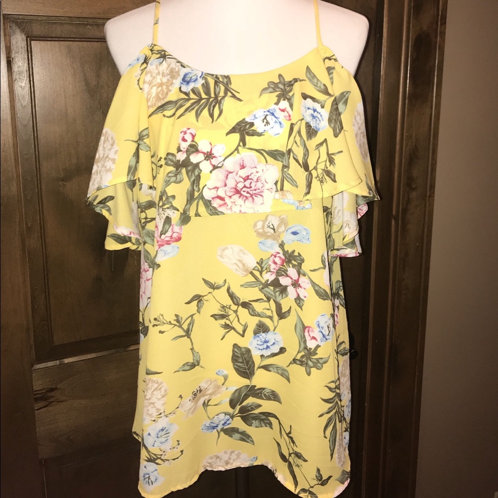 Kali Cold Shoulder Top
